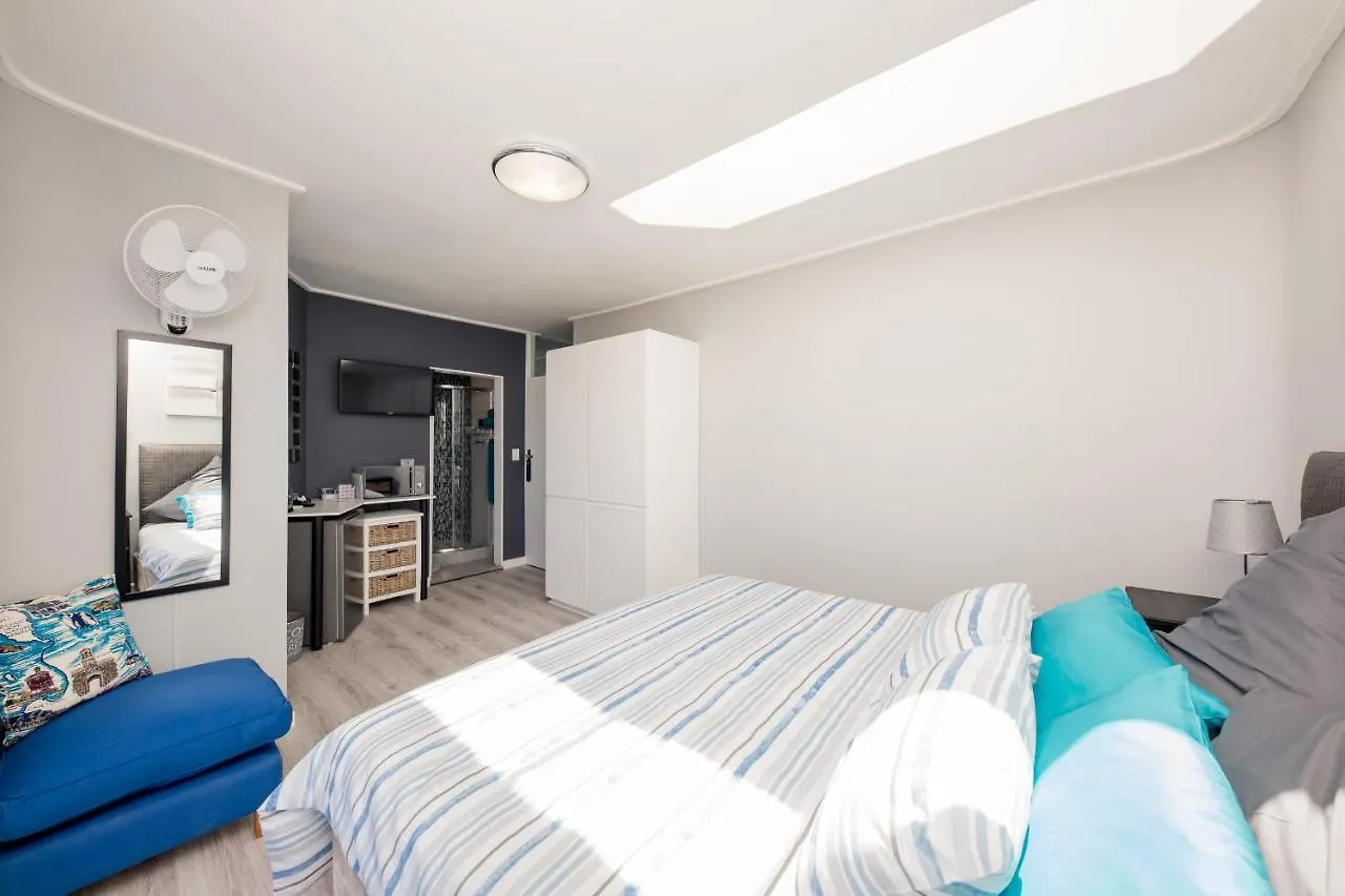Big Blue Accommodation Bloubergstrand