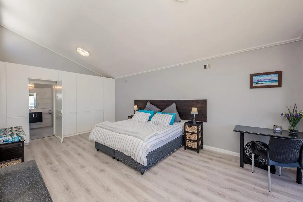 Guest house Big Blue Accommodation Bloubergstrand